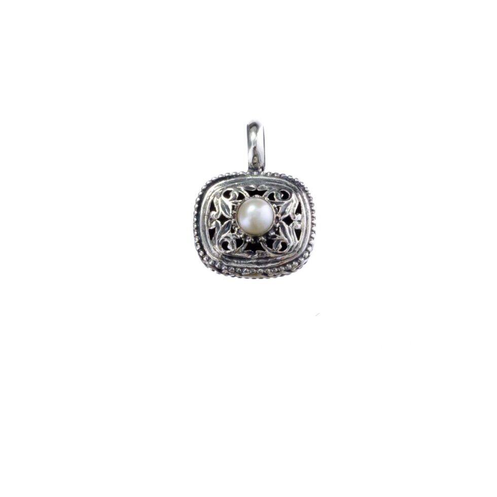Garden Shadows Cushion pendant in Sterling Silver with Pearl