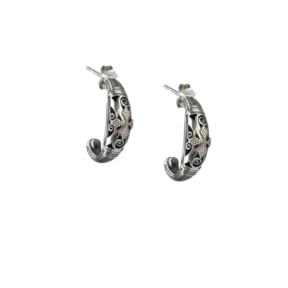 Classical hoop earrings in Sterling Silver