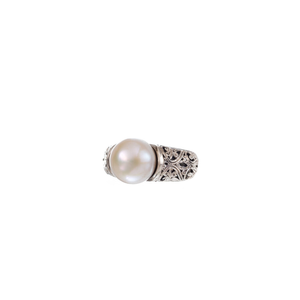Classic pearl ring in Sterling Silver