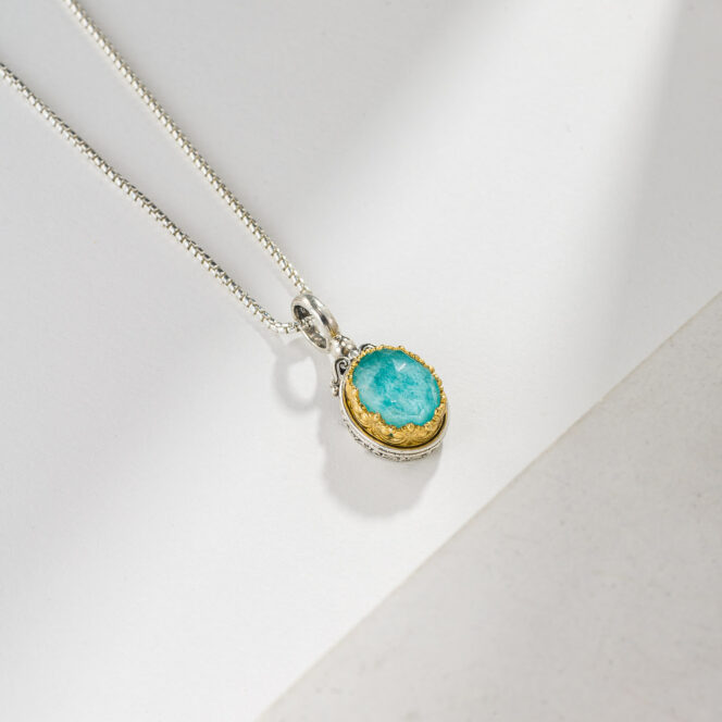 Iris small Oval Pendant in Sterling Silver with Gold Plated Parts and Doublet Gemstone - Image 2