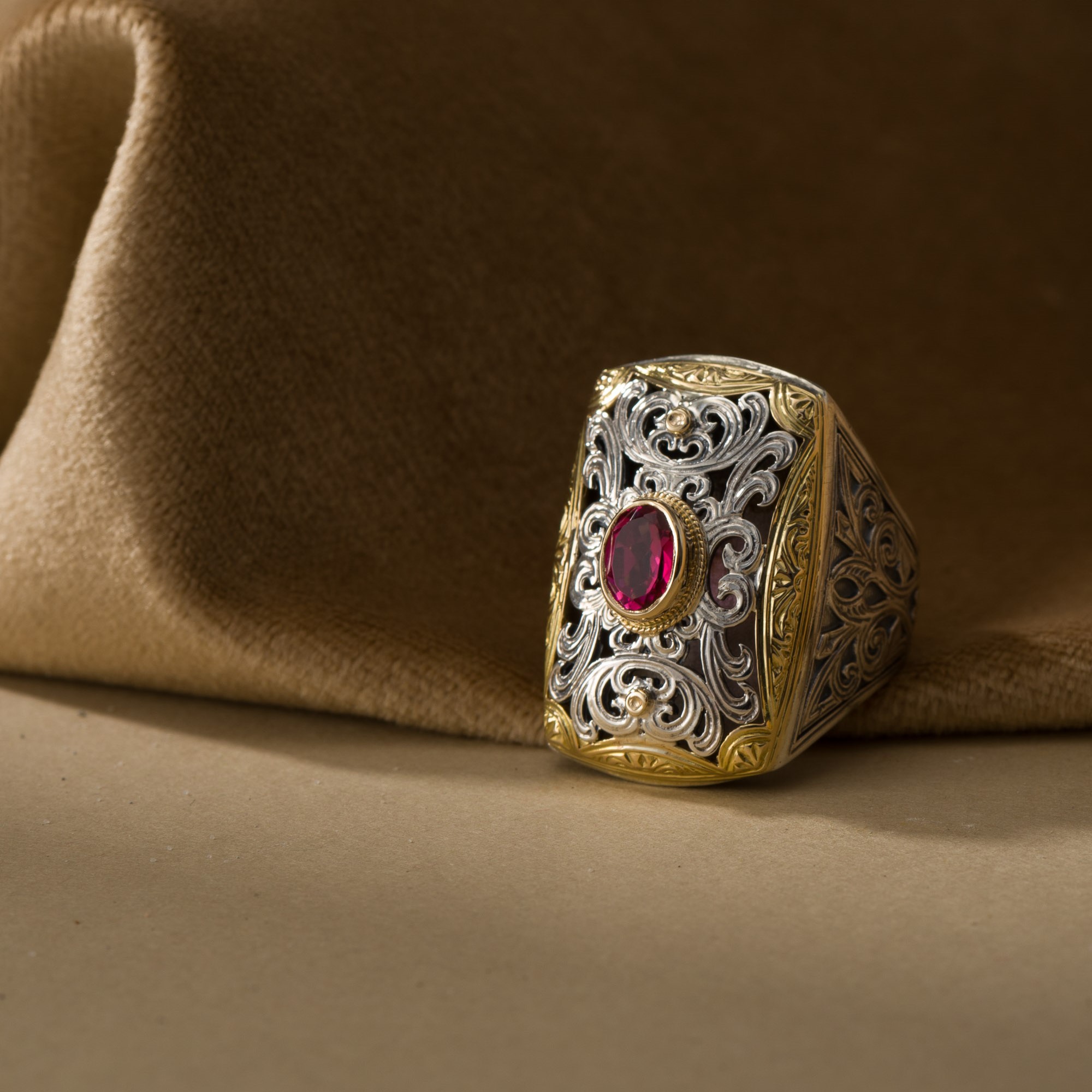 Garden shadows ring in 18K Gold and Sterling Silver with pink topaz