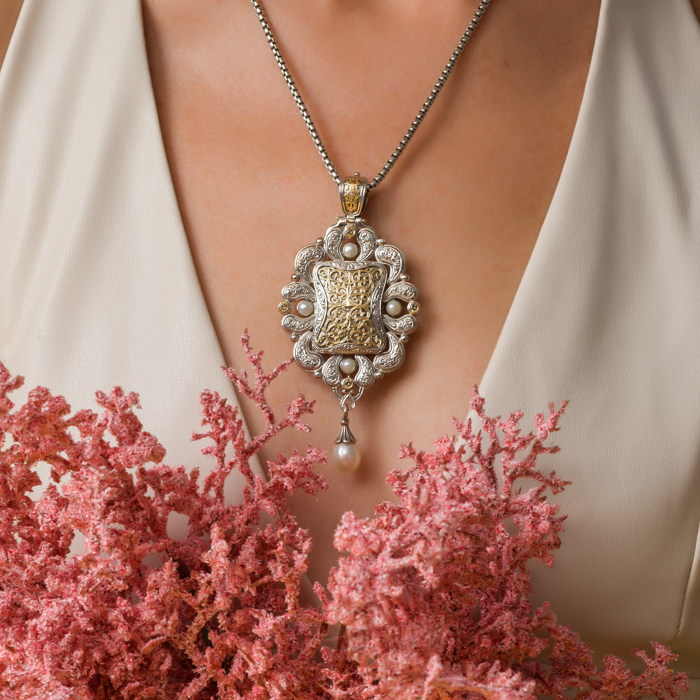 Mediterranean pendant, secret locket in 18K Gold and Sterling Silver with Diamonds