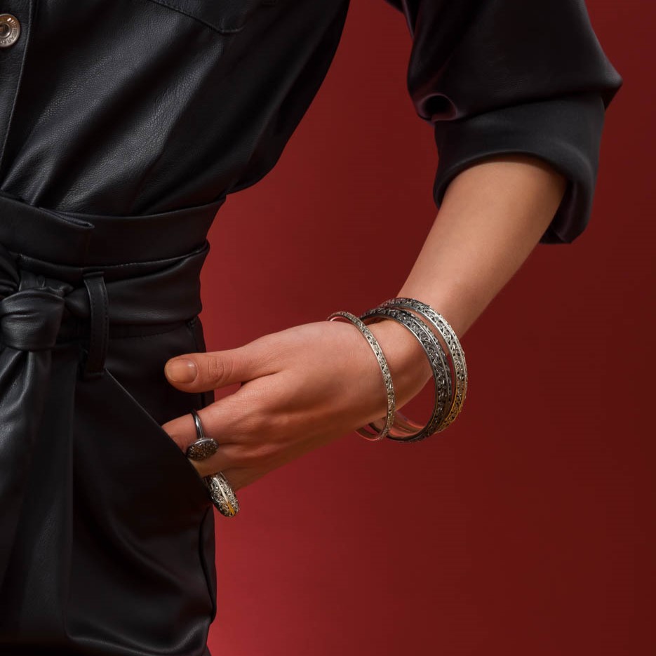 Kallisto Bangle Bracelet in Black plated Silver 925