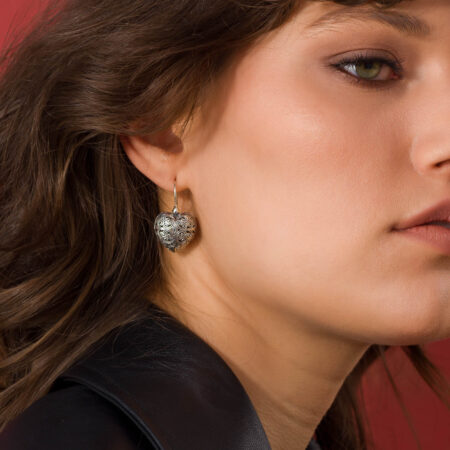 Kallisto Heart Earrings in oxidized Silver 925 - Image 2