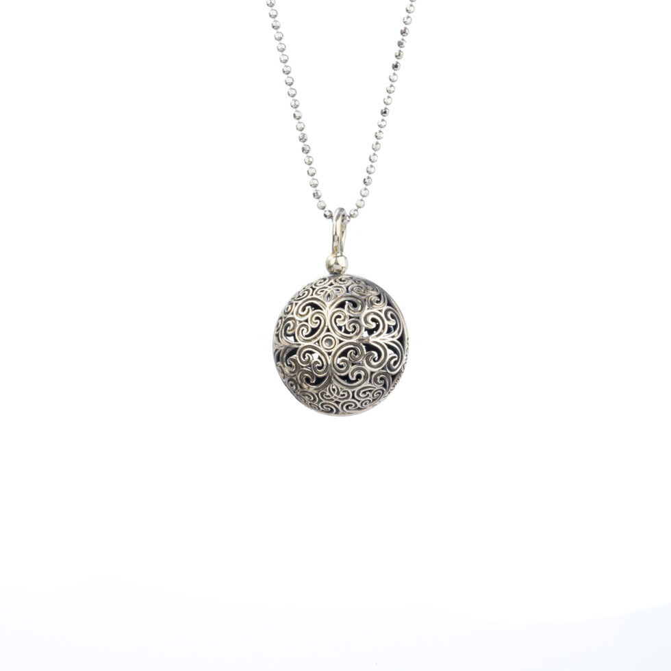 Kallisto round pendant in oxidized silver 925