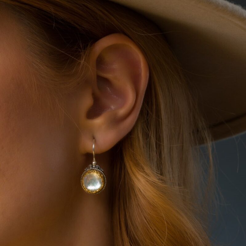 Dione round earrings in Sterling silver with Gold plated parts