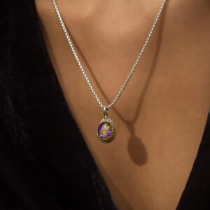 Dione oval Pendant in sterling silver with Gold plated parts