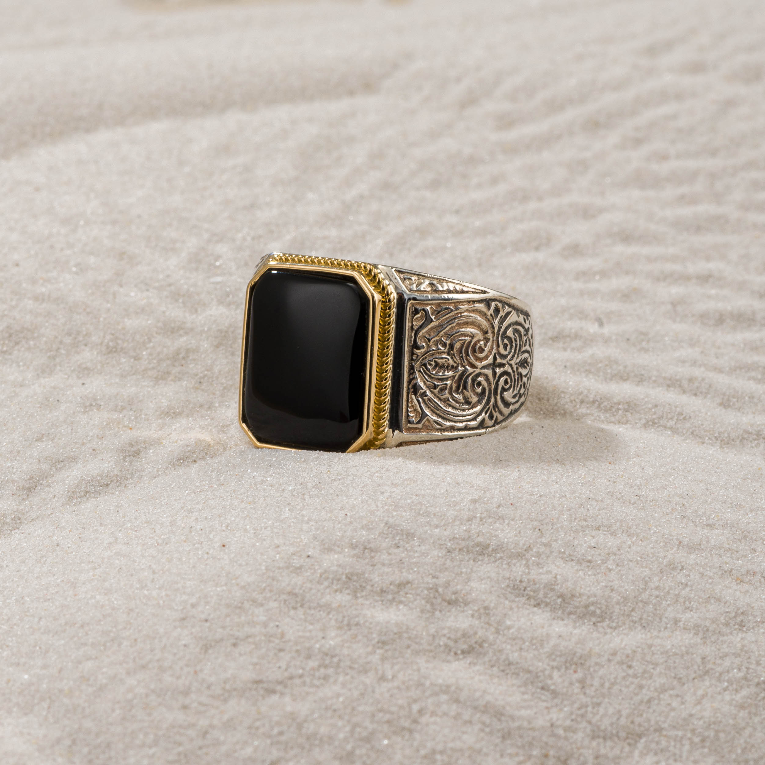 Classic Ring in 18K Gold and Sterling silver with semi precious stone