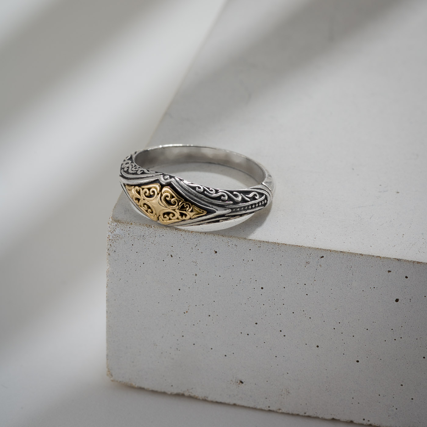 Aretousa ring in 18K Gold and Sterling Silver