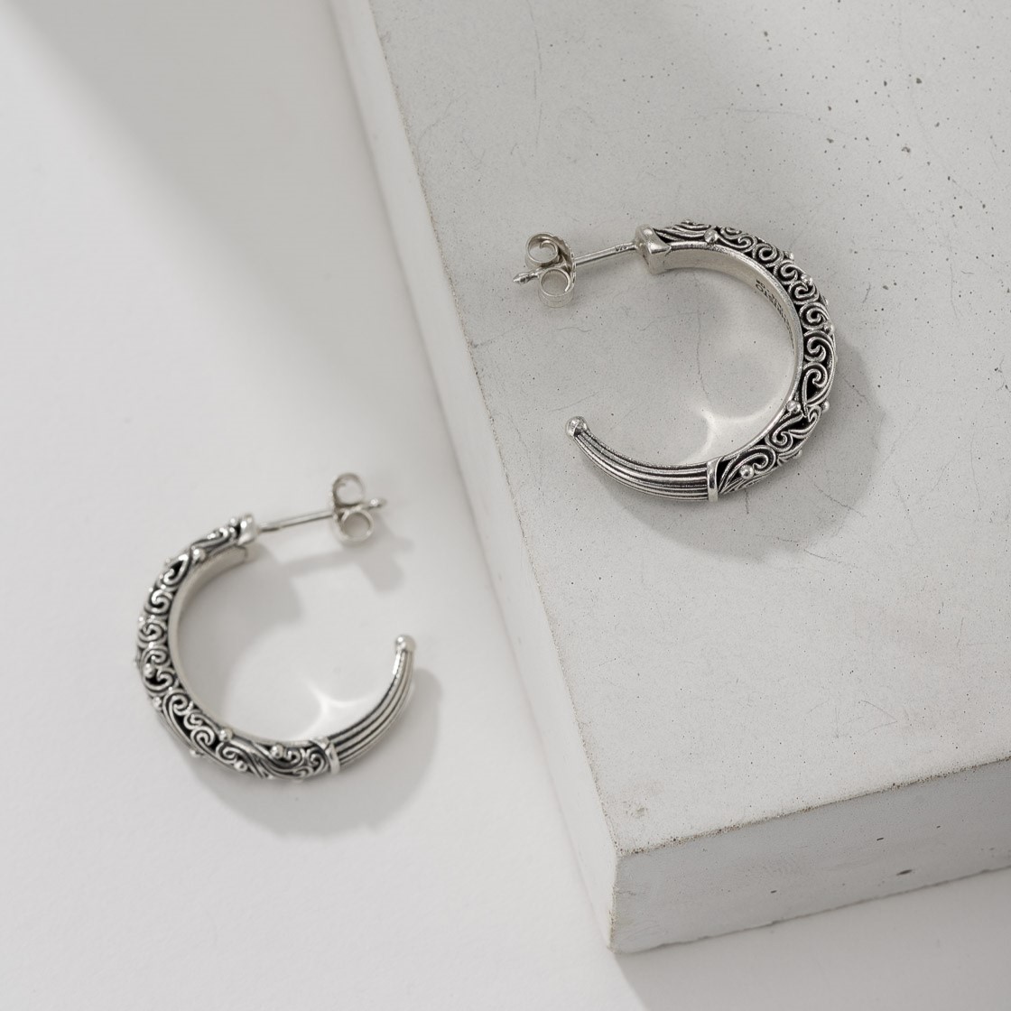 Kynthia Hoops Earrings in Sterling Silver