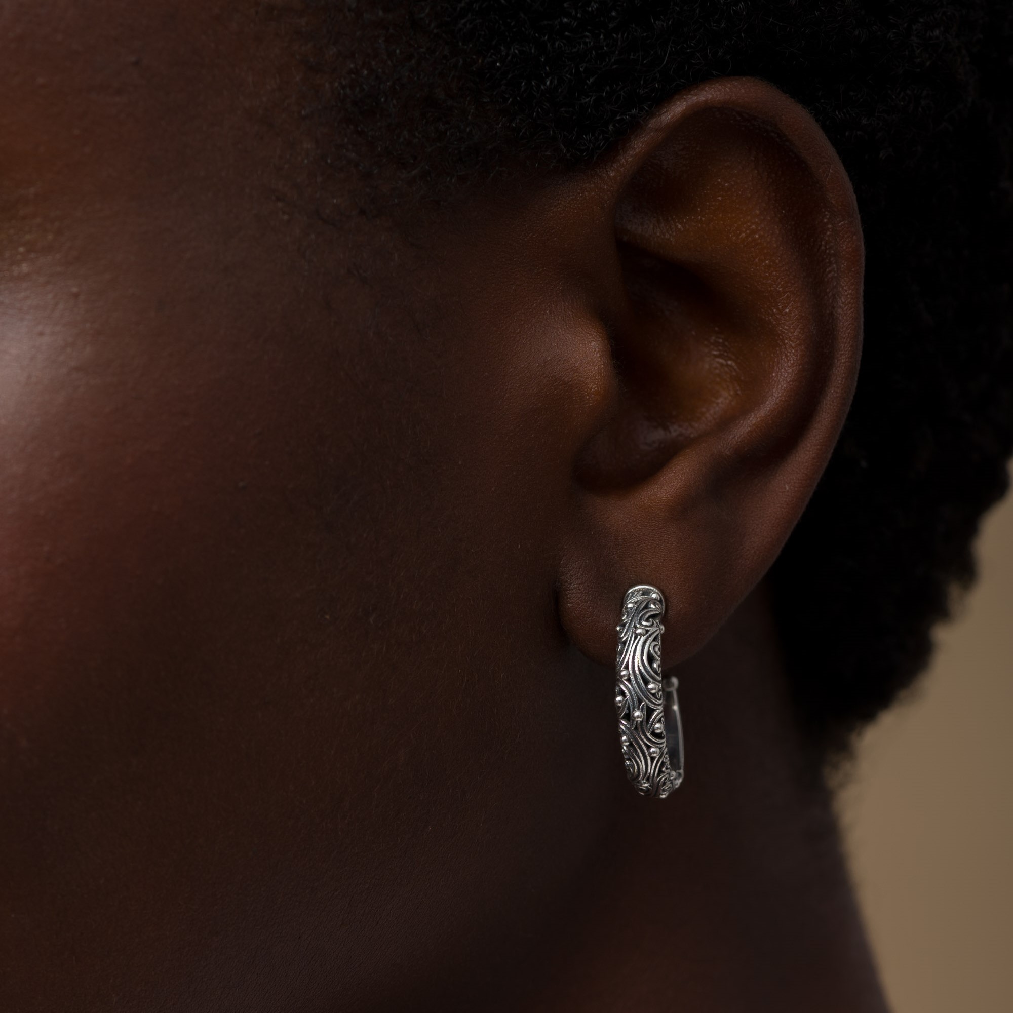 Kynthia Hoops Earrings in Sterling Silver