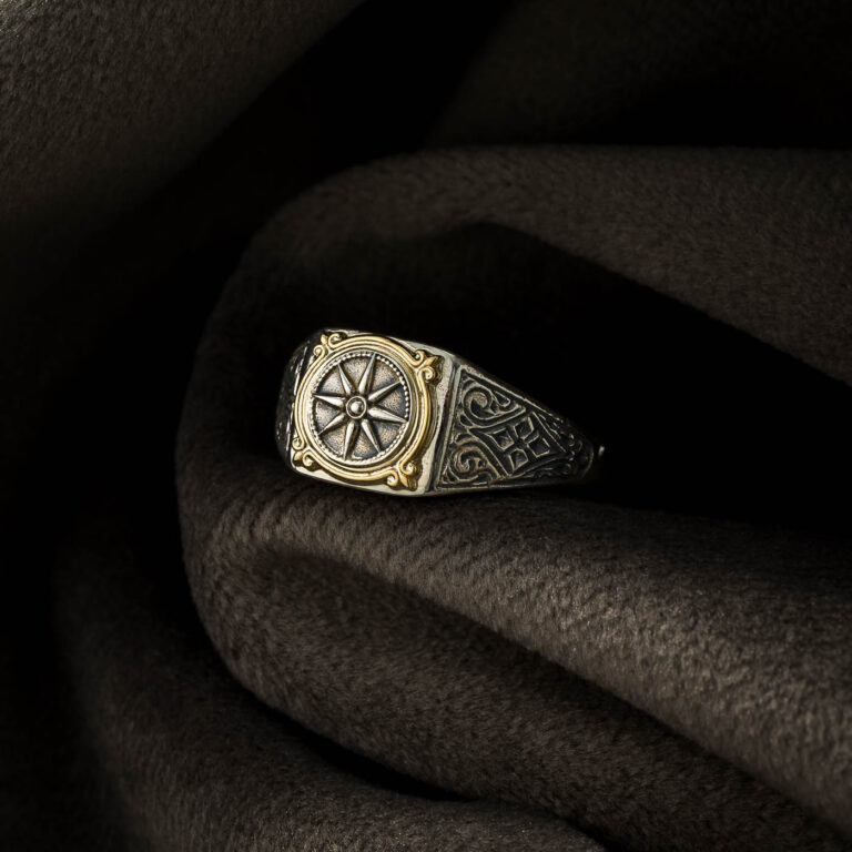 Mini Vergina Square Ring in 18K Gold and Sterling Silver - Image 2