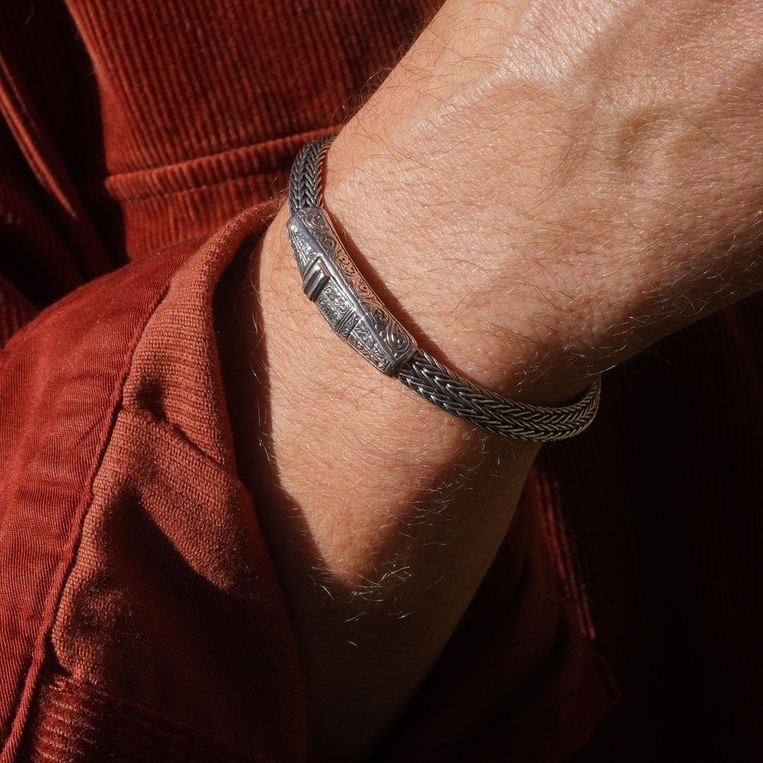 Triangle Bracelet in Sterling Silver